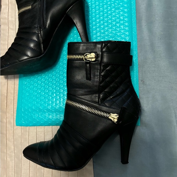 The boots are versatile. They can be dressed up or down. - Picture 7 of 7